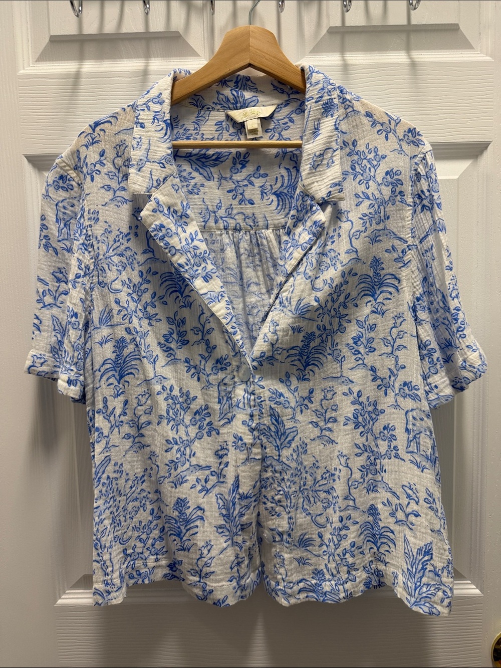 Lilly Pulitzer White and Blue Floral Button-Down Top